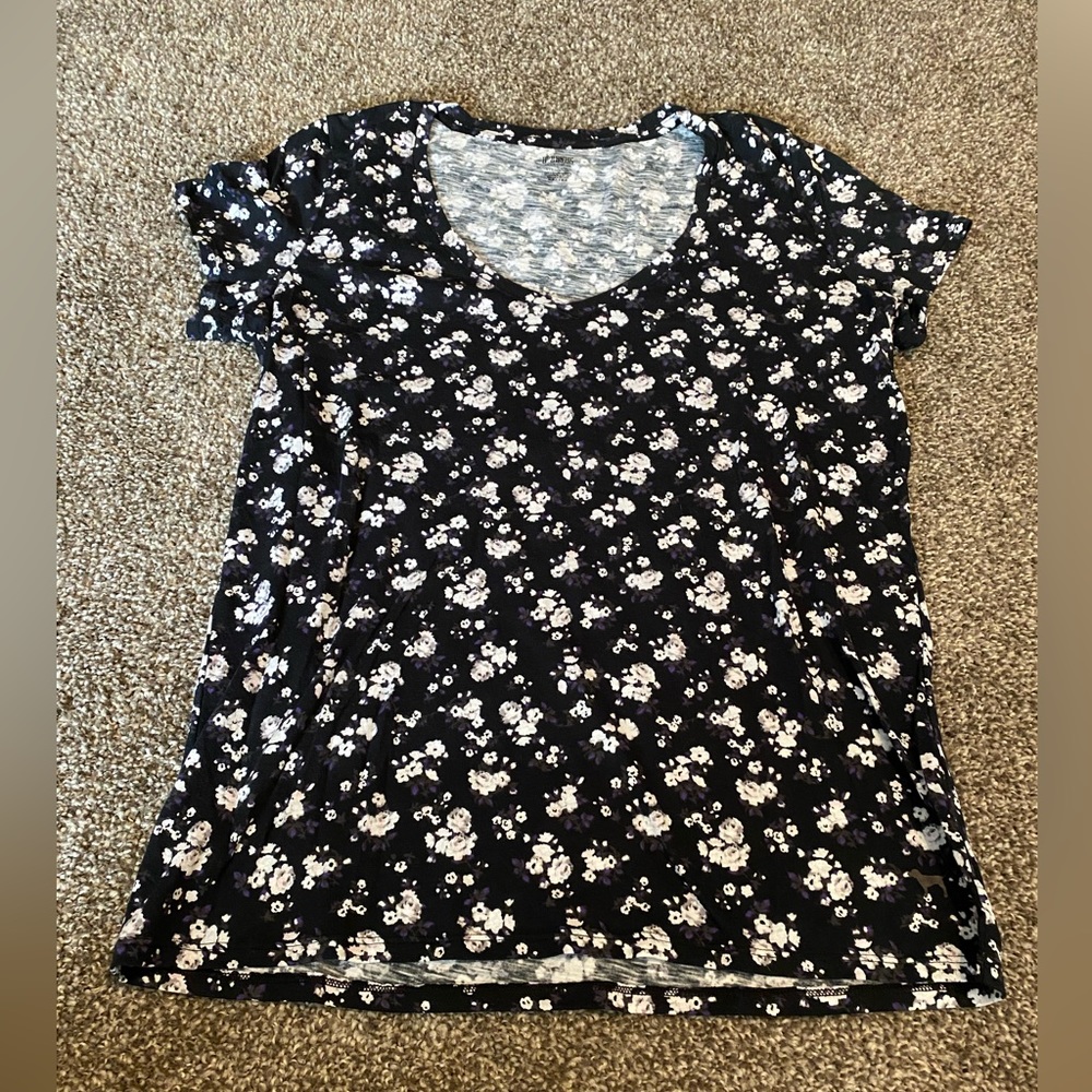 PINK T-shirt Black with White flowers